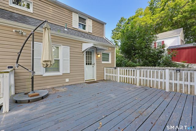 5 Flyers Drive, Norwich, CT 06360