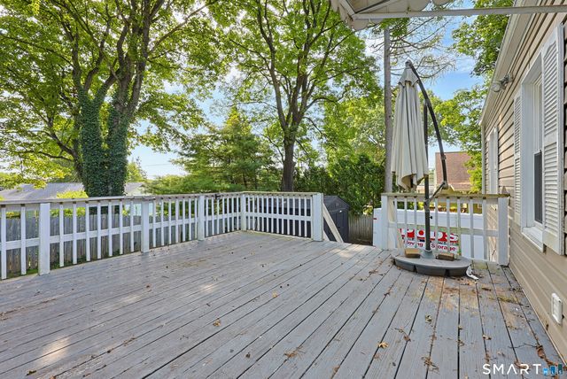 5 Flyers Drive, Norwich, CT 06360