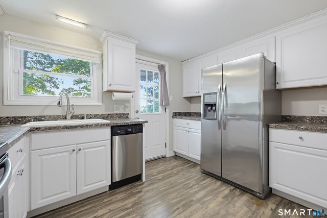 5 Flyers Drive, Norwich, CT 06360
