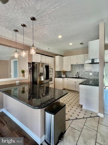 802 WALNUT AVE, North Beach, MD 20714