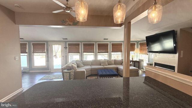 802 WALNUT AVE, North Beach, MD 20714