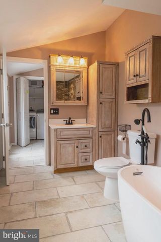 802 WALNUT AVE, North Beach, MD 20714