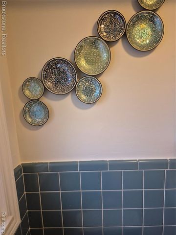 24260 Coolidge Highway, Oak Park, MI 48237