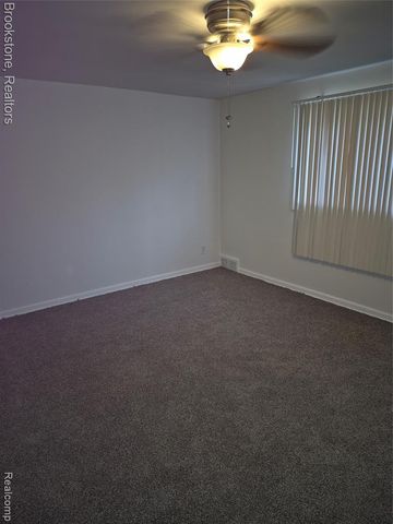 24260 Coolidge Highway, Oak Park, MI 48237