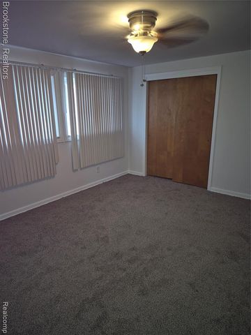 24260 Coolidge Highway, Oak Park, MI 48237