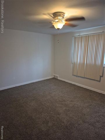 24260 Coolidge Highway, Oak Park, MI 48237