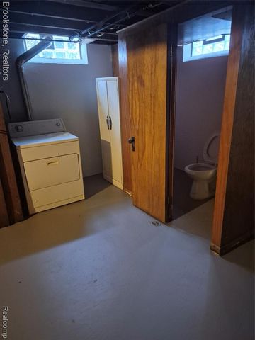 24260 Coolidge Highway, Oak Park, MI 48237