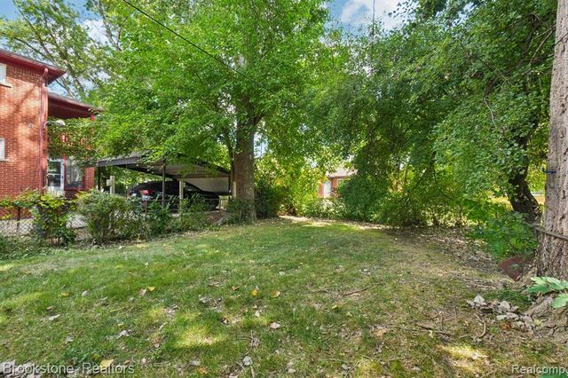 24260 Coolidge Highway, Oak Park, MI 48237