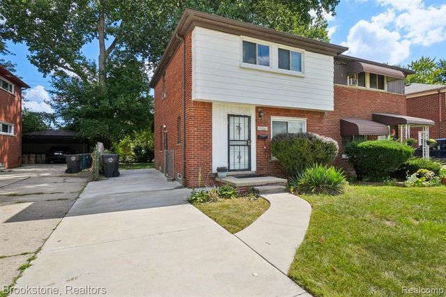 24260 Coolidge Highway, Oak Park, MI 48237