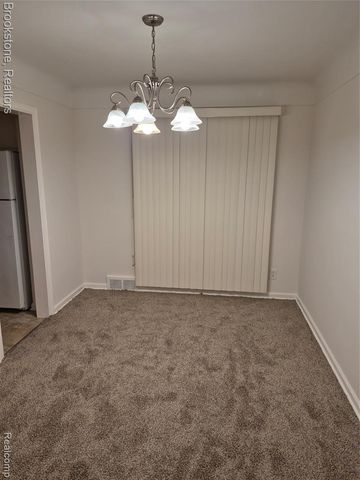 24260 Coolidge Highway, Oak Park, MI 48237