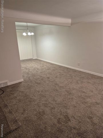 24260 Coolidge Highway, Oak Park, MI 48237