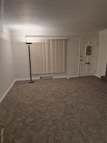 24260 Coolidge Highway, Oak Park, MI 48237