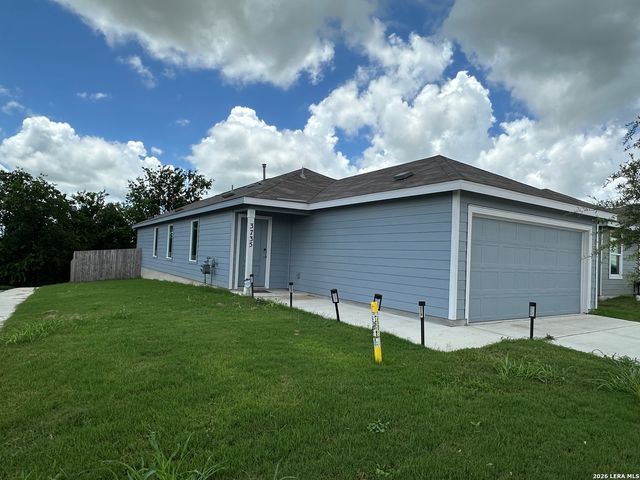 3735 Moon Hill, Marion, TX 78132