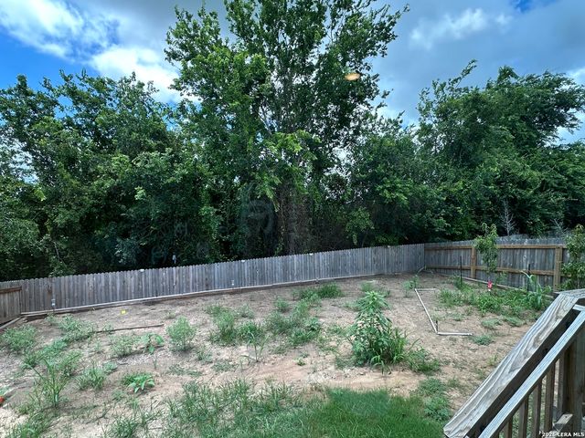 3735 Moon Hill, Marion, TX 78132