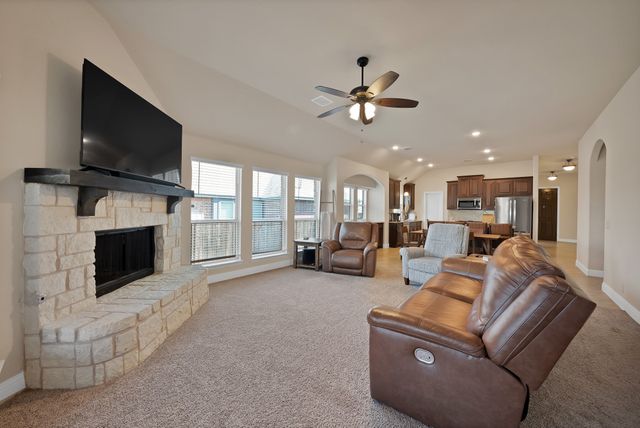 1040 Weeping Oak Drive, Burleson, TX 76028