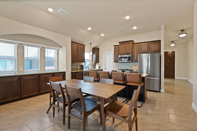 1040 Weeping Oak Drive, Burleson, TX 76028