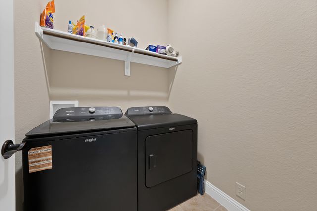 1040 Weeping Oak Drive, Burleson, TX 76028