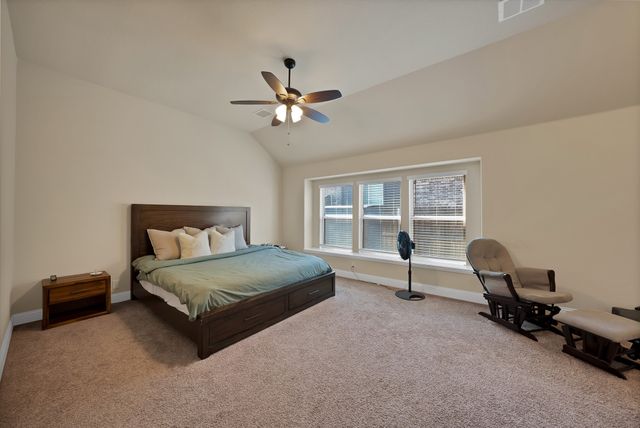 1040 Weeping Oak Drive, Burleson, TX 76028