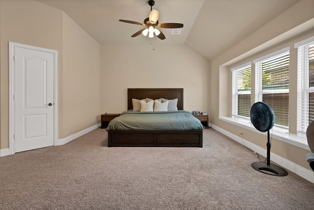 1040 Weeping Oak Drive, Burleson, TX 76028