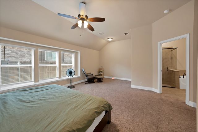 1040 Weeping Oak Drive, Burleson, TX 76028