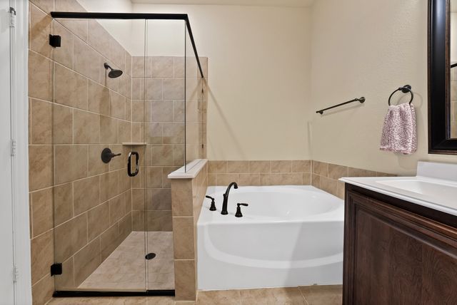 1040 Weeping Oak Drive, Burleson, TX 76028