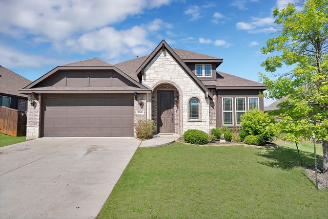 1040 Weeping Oak Drive, Burleson, TX 76028