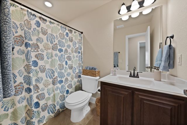 1040 Weeping Oak Drive, Burleson, TX 76028