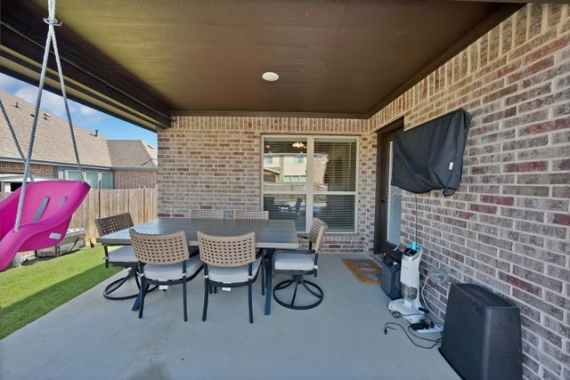 1040 Weeping Oak Drive, Burleson, TX 76028