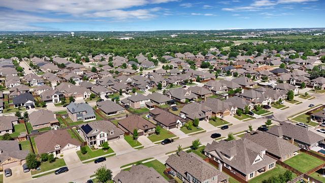 1040 Weeping Oak Drive, Burleson, TX 76028