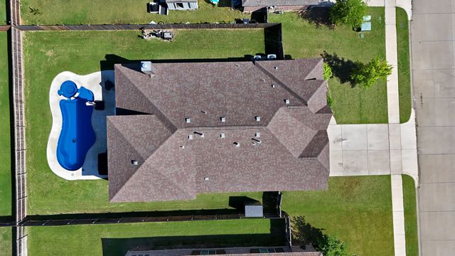 1040 Weeping Oak Drive, Burleson, TX 76028