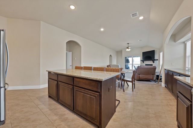 1040 Weeping Oak Drive, Burleson, TX 76028