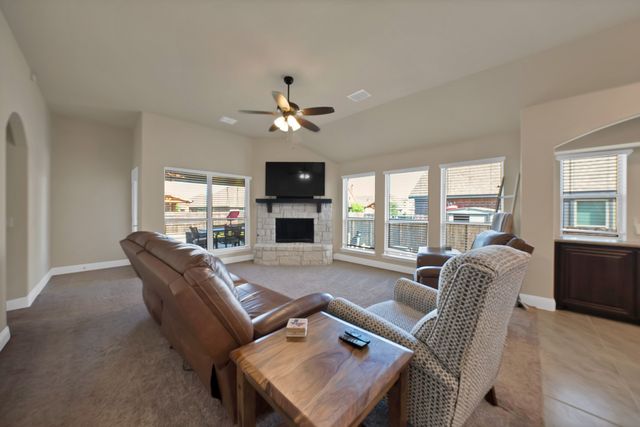 1040 Weeping Oak Drive, Burleson, TX 76028