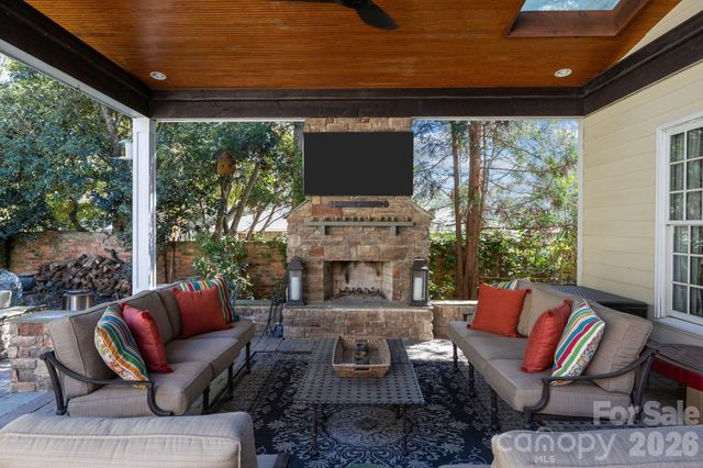 2727 Hampton Avenue, Charlotte, NC 28207