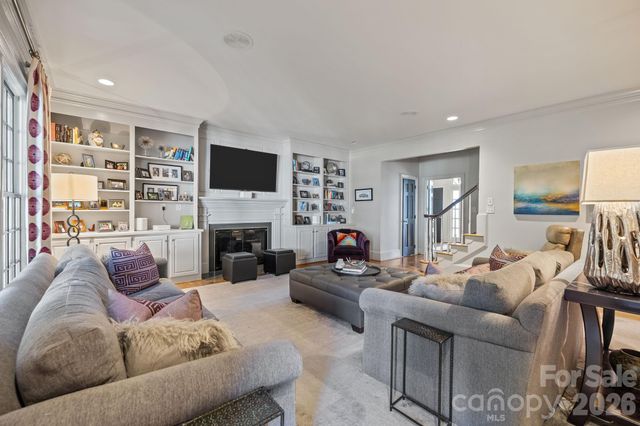 2727 Hampton Avenue, Charlotte, NC 28207