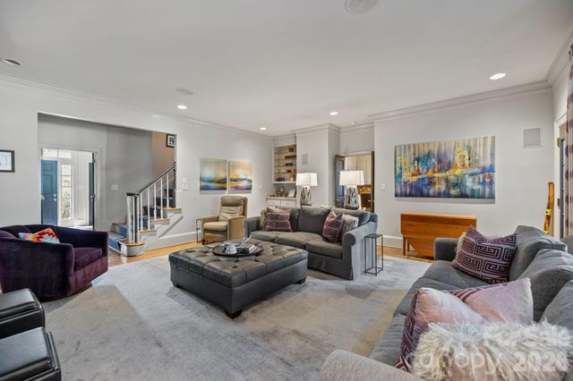 2727 Hampton Avenue, Charlotte, NC 28207