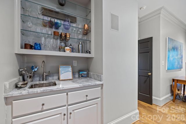 2727 Hampton Avenue, Charlotte, NC 28207