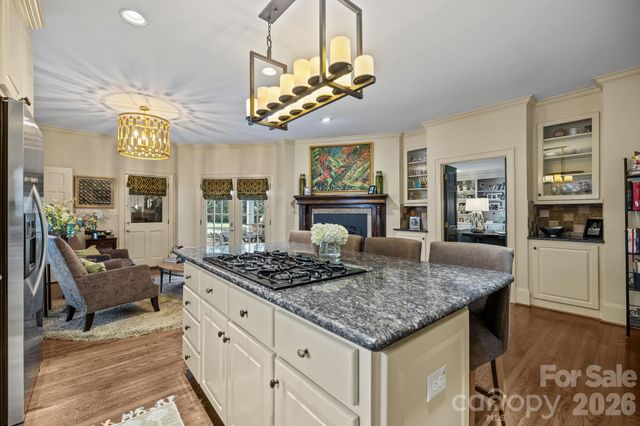 2727 Hampton Avenue, Charlotte, NC 28207