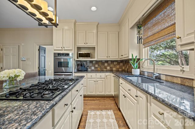 2727 Hampton Avenue, Charlotte, NC 28207