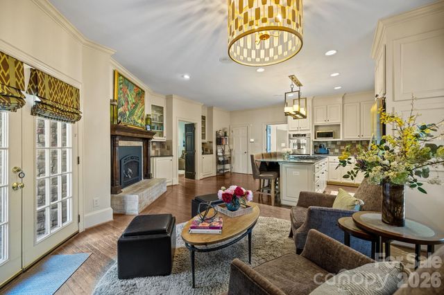 2727 Hampton Avenue, Charlotte, NC 28207