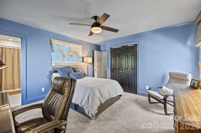 2727 Hampton Avenue, Charlotte, NC 28207