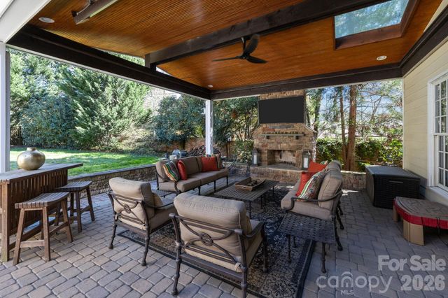 2727 Hampton Avenue, Charlotte, NC 28207