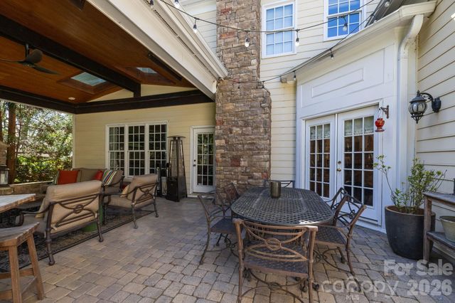 2727 Hampton Avenue, Charlotte, NC 28207