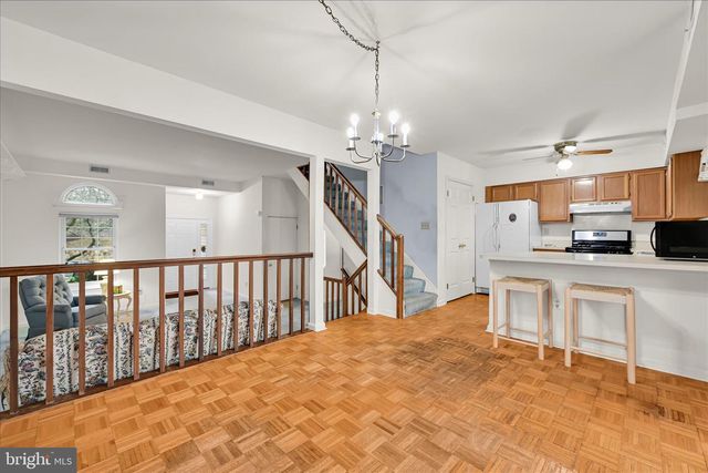 6106 SPRING KNOLL DR, Harrisburg, PA 17111