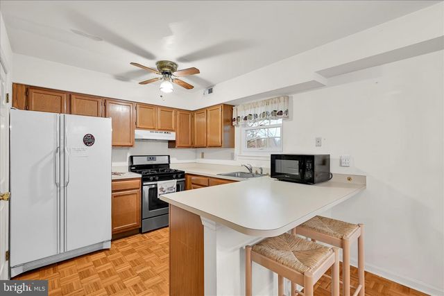 6106 SPRING KNOLL DR, Harrisburg, PA 17111