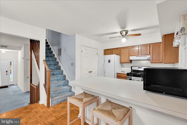 6106 SPRING KNOLL DR, Harrisburg, PA 17111