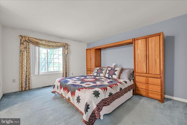 6106 SPRING KNOLL DR, Harrisburg, PA 17111