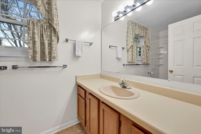 6106 SPRING KNOLL DR, Harrisburg, PA 17111