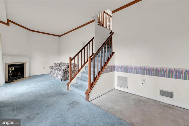 6106 SPRING KNOLL DR, Harrisburg, PA 17111