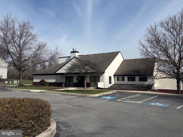 6106 SPRING KNOLL DR, Harrisburg, PA 17111