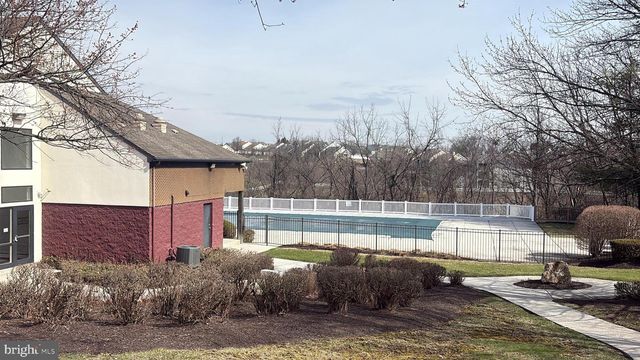 6106 SPRING KNOLL DR, Harrisburg, PA 17111